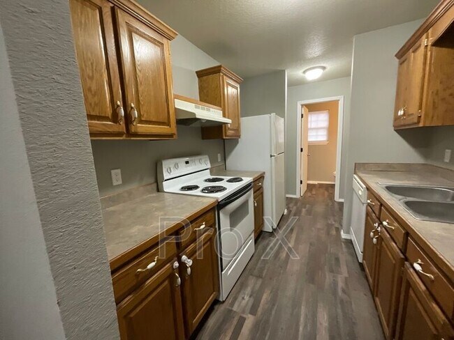 Building Photo - 4563 E Zora St