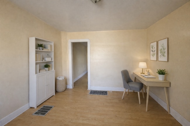 Foto del edificio - 831 W 27th St