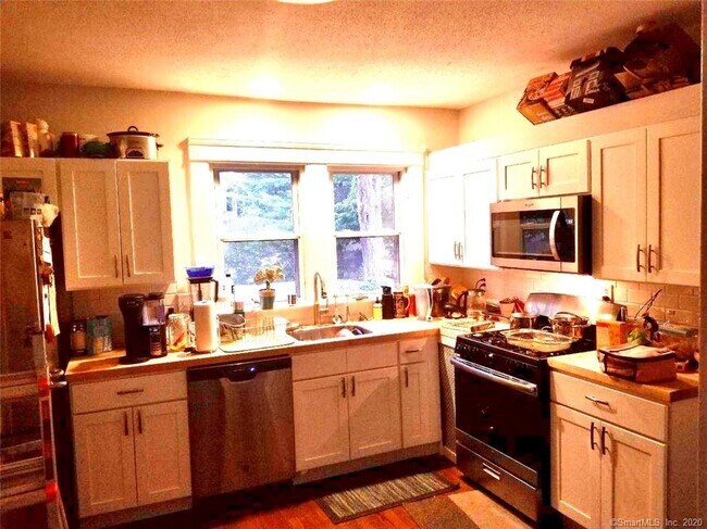 Foto del edificio - 230 W Elm St