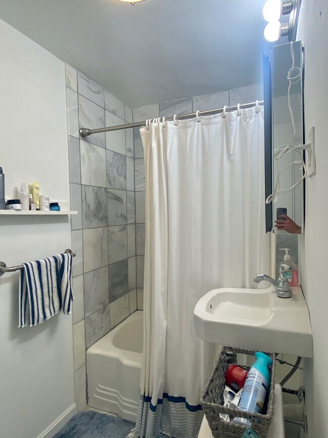 Building Photo - 94 Charles St