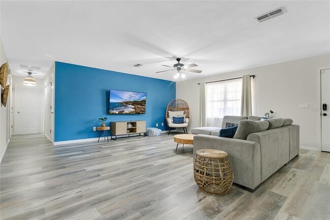 Building Photo - 2522 Evergreen Dr