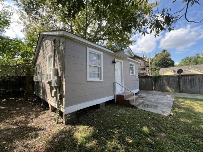 Photo - 1 bedroom, 1 bathroom house located in Bat...