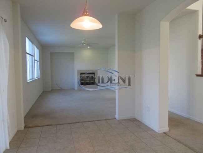 Building Photo - 4 bedroom, 3 bath house with approx. 2,183 sq. ft.