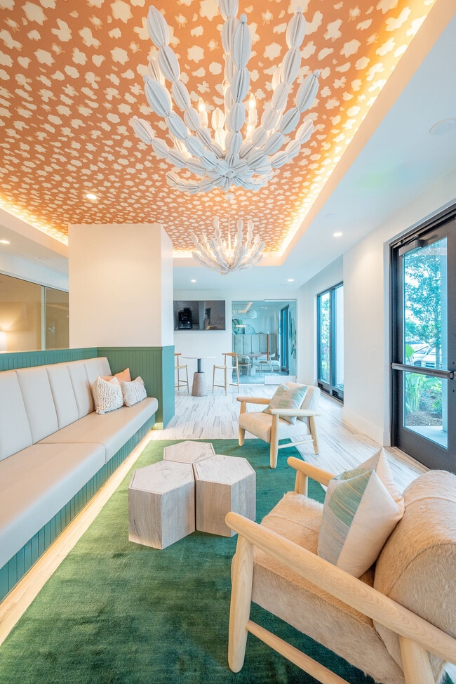 Foto del edificio - NOVEL Independence Park by Crescent Communities