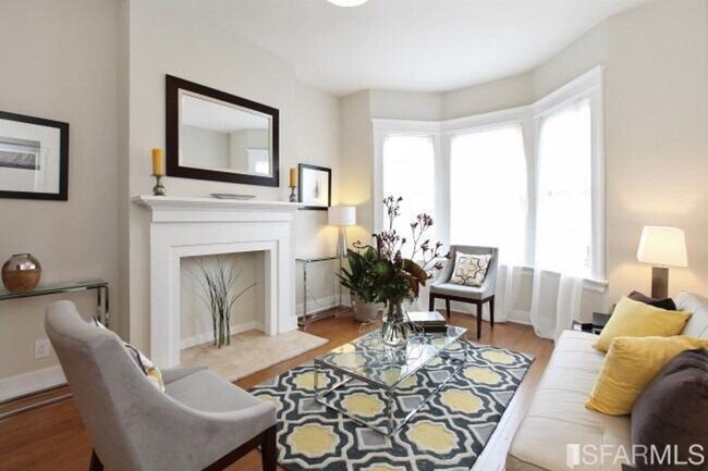 Foto del edificio - 2 WEEKS FREE! 3BR/2BA Renovated Victorian ...