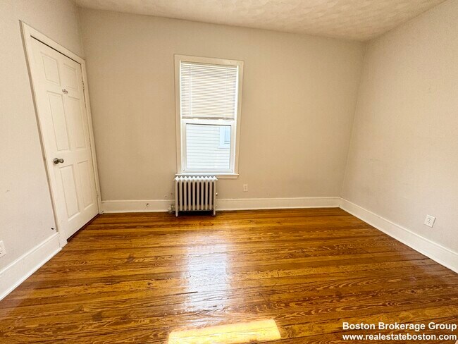 Foto del edificio - 153 E Cottage St