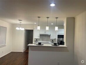 Building Photo - 10907 Marsh Ln