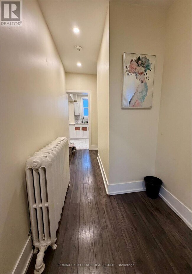 Photo du bâtiment - 395 Aberdeen Ave