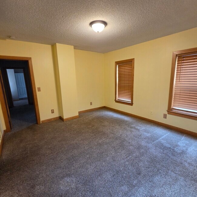 Building Photo - 508 Cross St