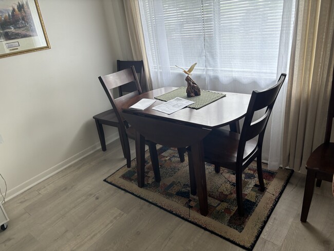 Foto del edificio - 8454 111th St