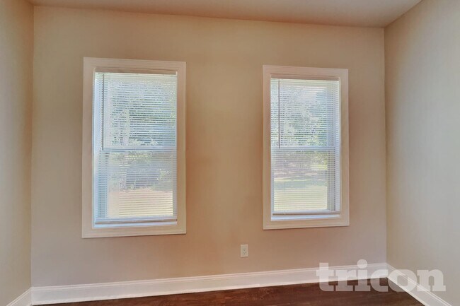 Foto del edificio - 1100 Silver Farm Rd