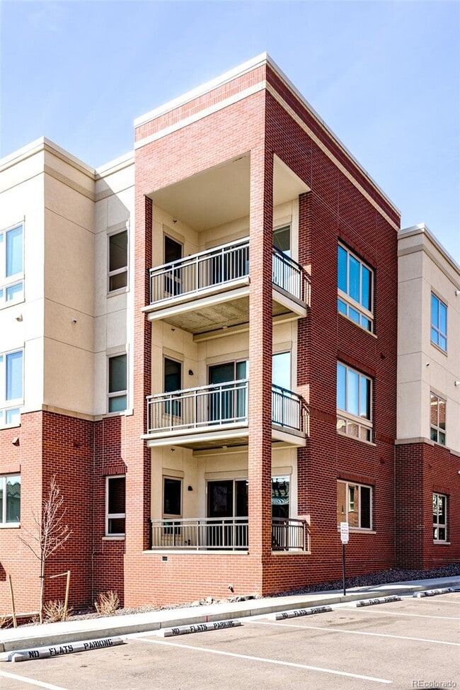 Building Photo - 4885 S Monaco St