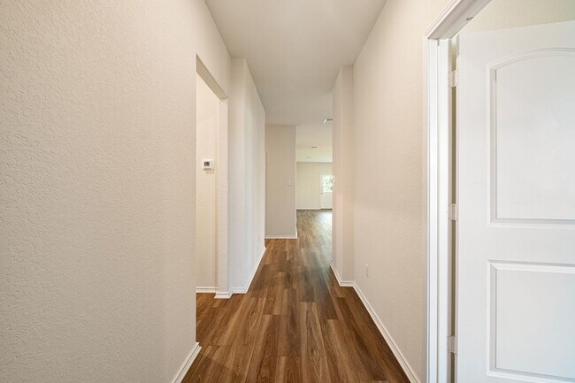 Foto del edificio - 157 Janice Rd