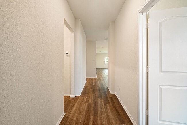 Building Photo - Thriving 4 Bedroom, 3 Bath, 1-Story Home i...