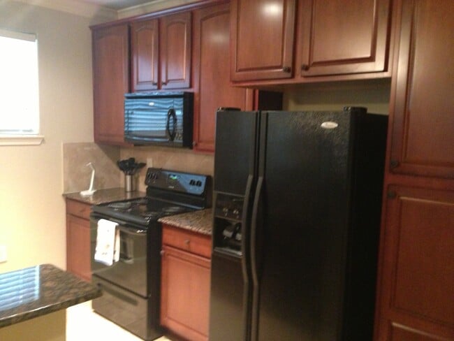 907CP921(100) - 907CP921(100) Apartment