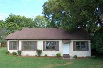 Building Photo - 214 Campus Dr