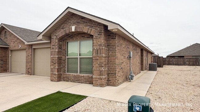 Building Photo - 2108 N. Ave. L-B