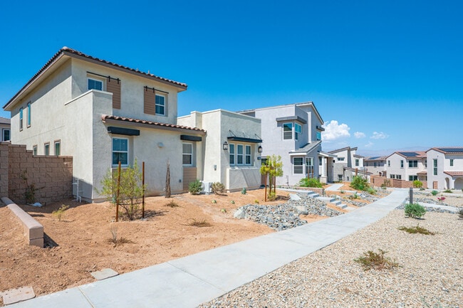 Building Photo - Turnkey Furnished 4BR Home in Palm Desert ...