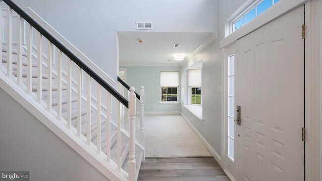Foto del edificio - 516 Waterford Ct