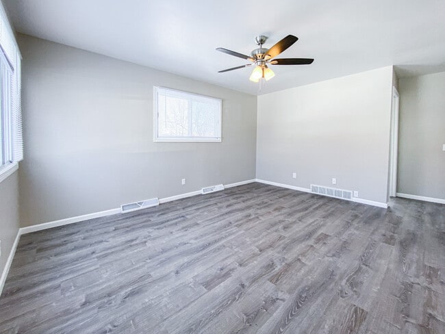 Foto del edificio - 1853 Fisher St