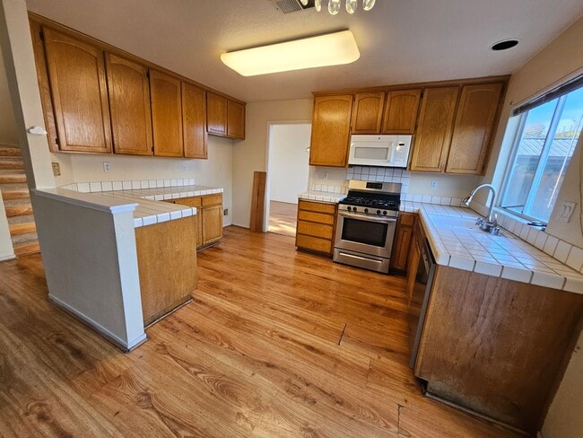 Building Photo - Spacious, well maintained Antioch home