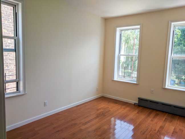 Bedroom #1 - 1610 Avenue R