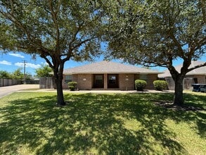 Building Photo - 3740 Oldenburg Ln