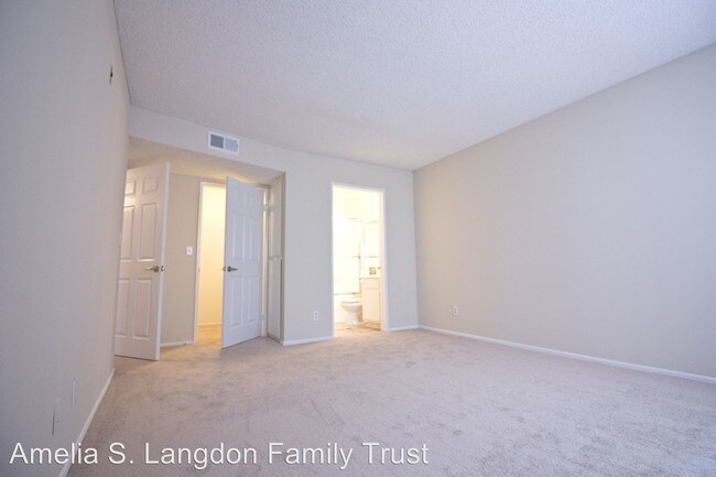 Building Photo - 10934 Huston St