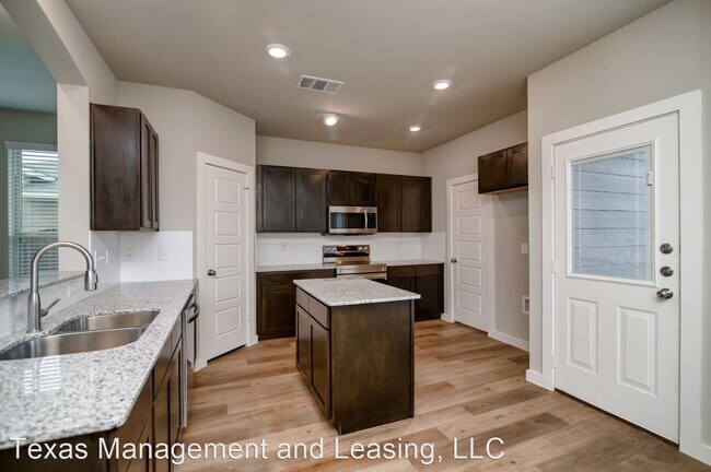 Building Photo - 3 br, 2.5 bath House - 749 Fallow Drive