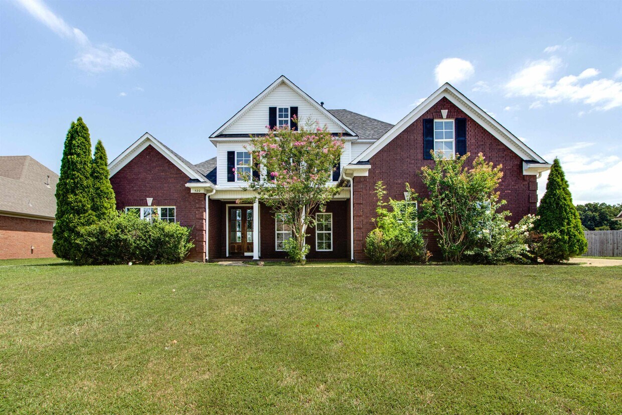 Foto principal - 520 Williamsburg Dr