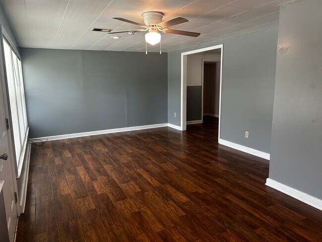 Foto del edificio - 461 Sweetwater Cir