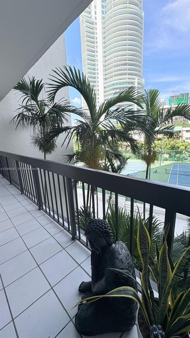 Building Photo - 2333 Brickell Ave