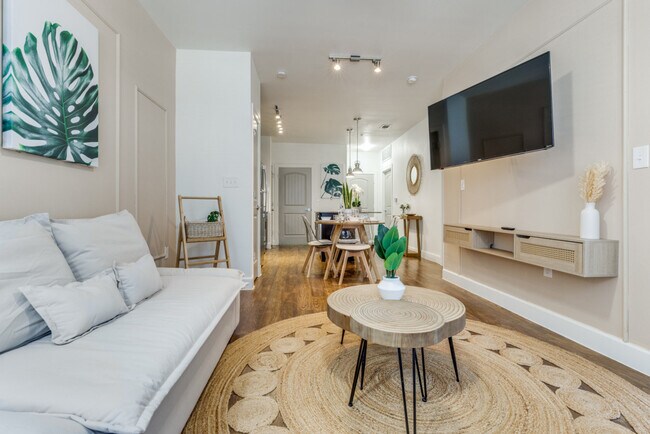 Foto del edificio - 1221 Legacy Dr