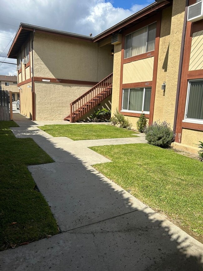 Building Photo - 4401