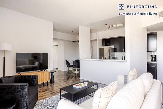 Foto del edificio - 1443 N Fuller Ave