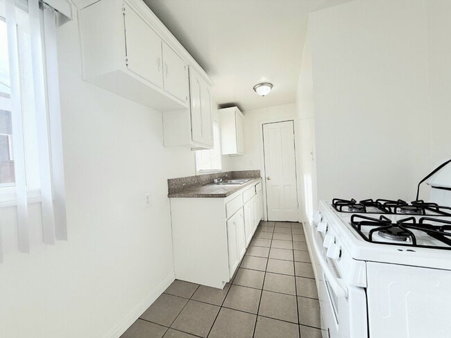 Building Photo - 14039 Orizaba Ave