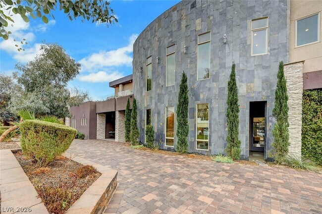 Building Photo - 2111 Edgewood Ave