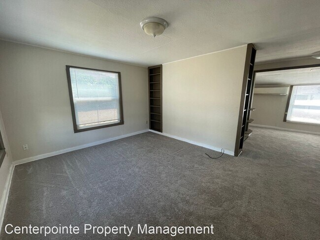 Building Photo - 2 br, 1 bath House - 346 E 2nd St ,