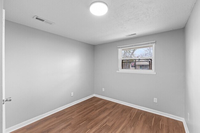 Building Photo - Newly Renovated 3-Bed Gem with Massive Yard – Modern Columbus Living!