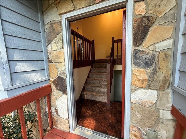 Building Photo - 4069 Shady Dr NW