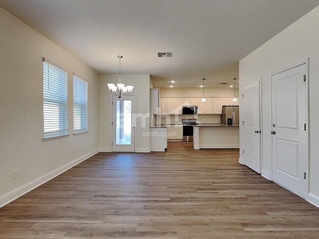 Building Photo - 1328 Mount Logan Dr