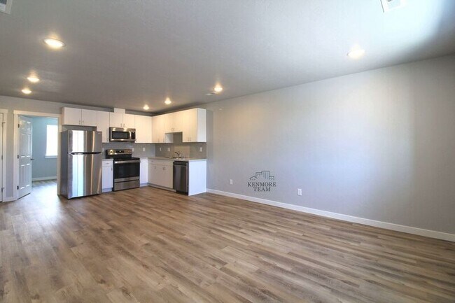 Foto del edificio - 1004 Creer Way