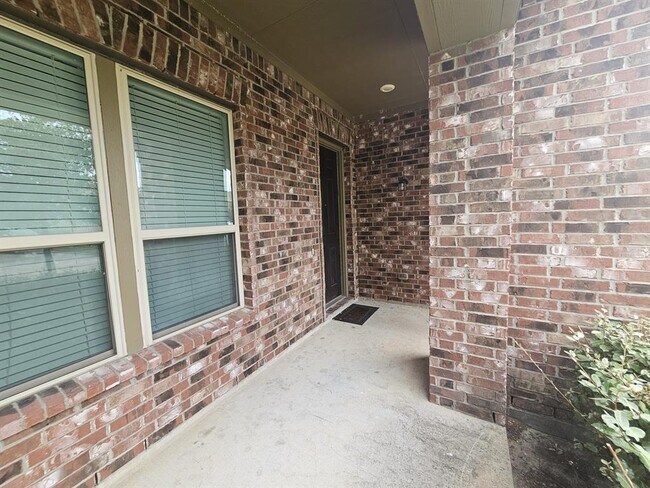 Building Photo - 15615 Carberry Hills Ct