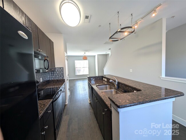 Building Photo - 841 Seigle Point Dr