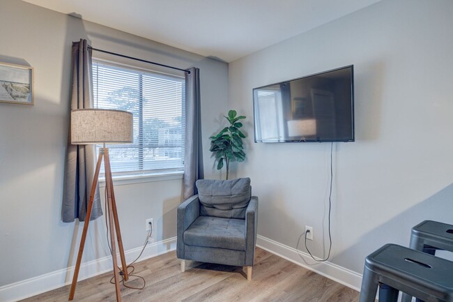 Foto del edificio - Seahawk Square - 1BD1BA - Available Now!