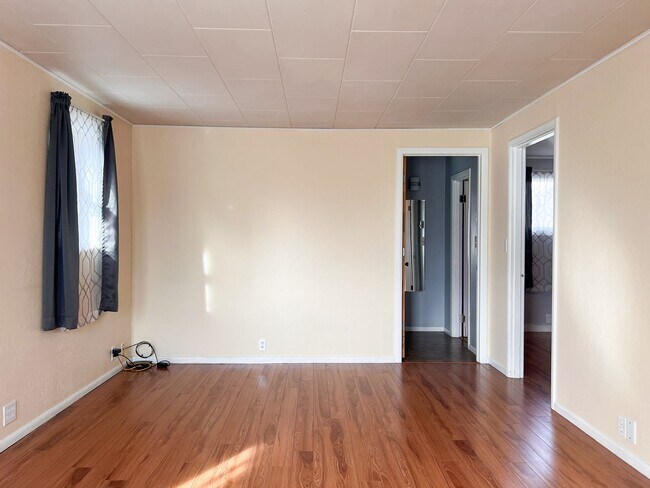 Foto del edificio - 1BD/1.5BA APT W/ GARAGE&YARD