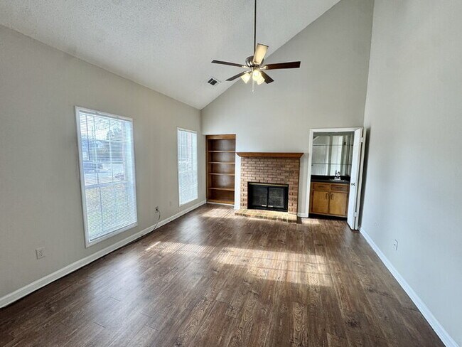 Foto del edificio - 6564 Whitetail Ln