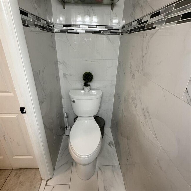 Foto del edificio - 4028 SW 67th Ter