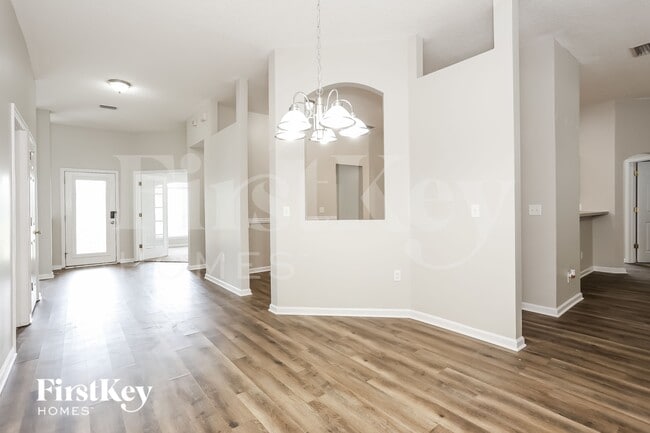 Building Photo - 14107 Summer Breeze Dr E