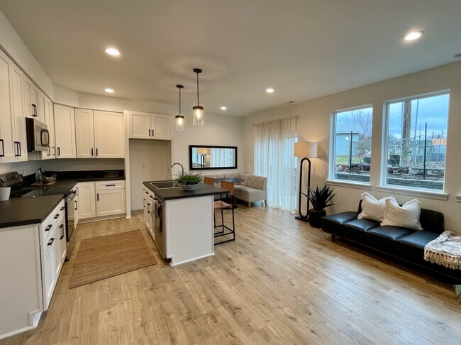 Foto del edificio - 3486 W 6th Pl